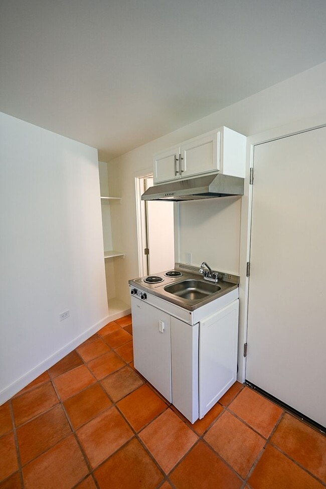 Building Photo - Dolores Street Triplex