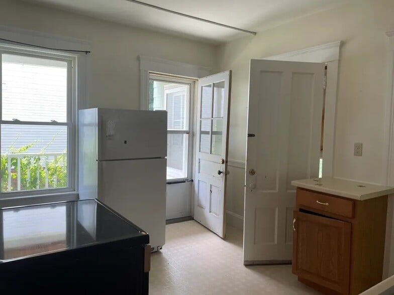 Building Photo - 34 Day Ave