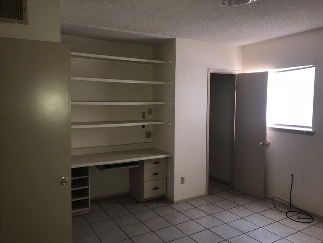 Building Photo - 10628 B SPRINGWOOD