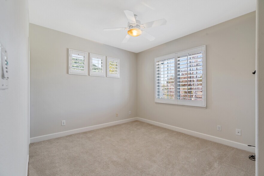 Building Photo - 674 Via de Tierra