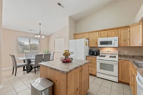 Building Photo - 1630 E 2450 S