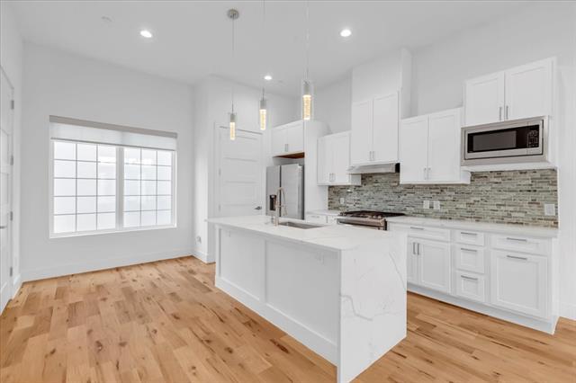 Building Photo - 1910 Caddo St