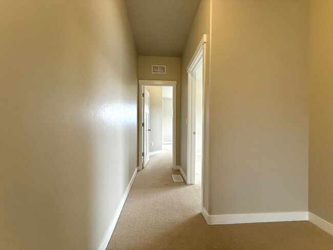 Building Photo - AVAILABLE JULY 1ST | 3 BED | 2.5 BATH | $2,295/MO