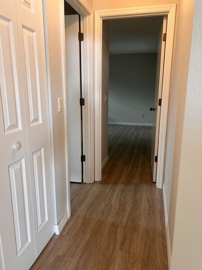 Building Photo - 3BD/2BA