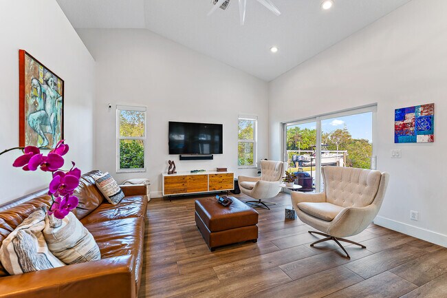 Building Photo - 14151 Little Cypress Cir