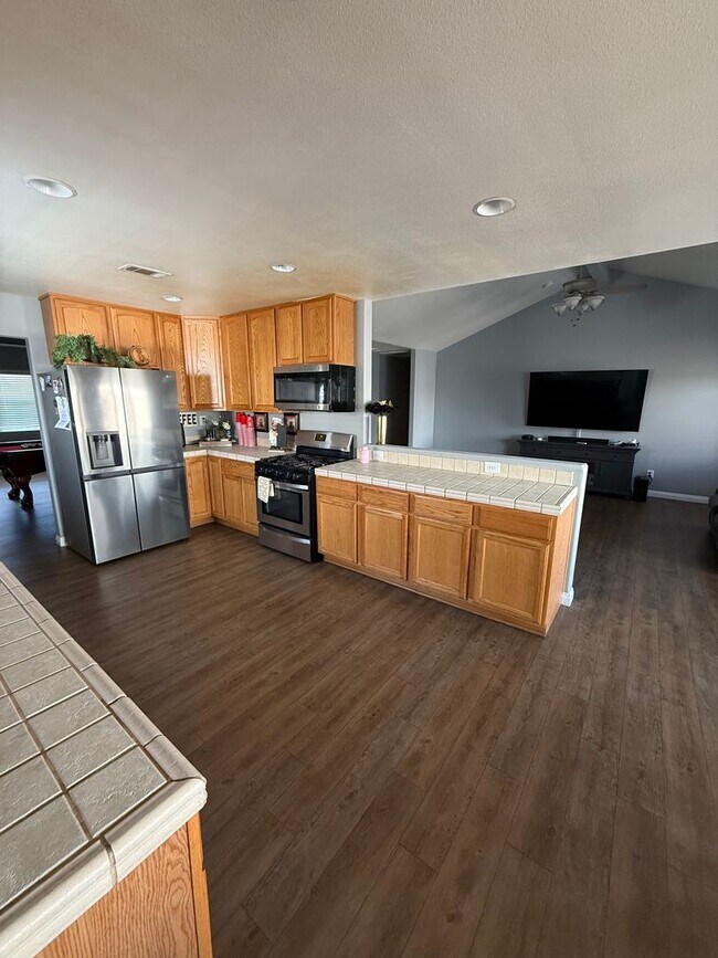 Building Photo - Spring Valley Lake Home