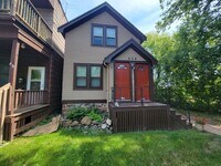 Building Photo - 808 E 3rd St