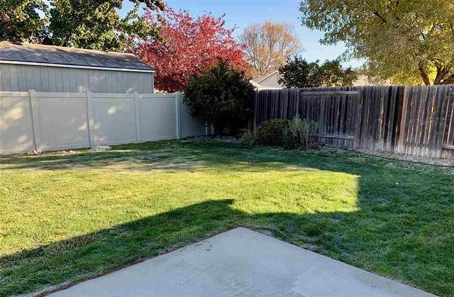 Building Photo - Great Single Family Home In Quiet Neighbor...