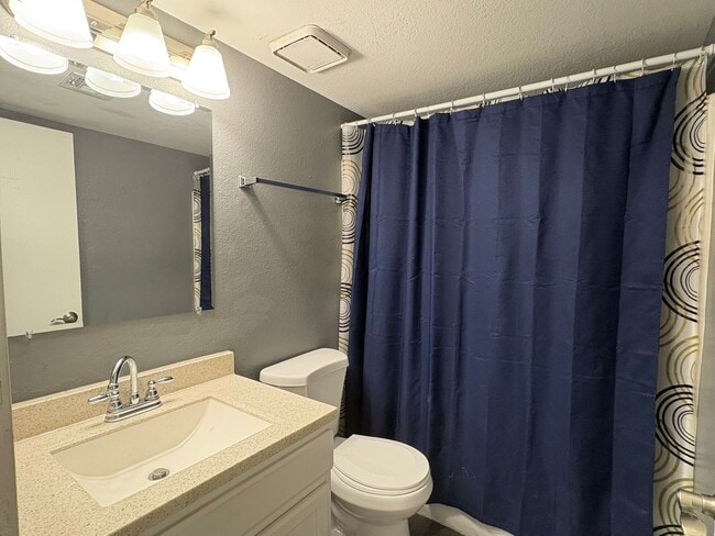 Building Photo - 808 N 95th Dr