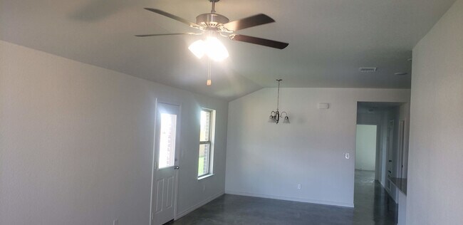 Building Photo - Killeen Duplex