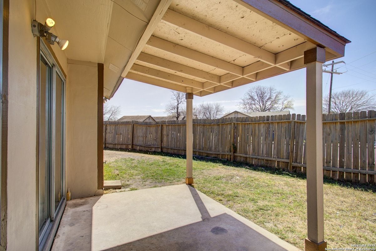 Building Photo - 5281 Meadow Rise St