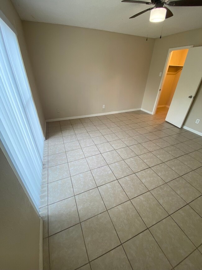 Building Photo - 3024 Tudor Ln