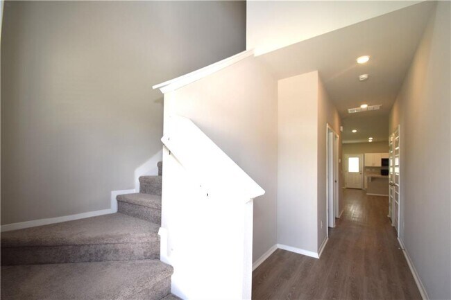 Building Photo - 6804 Devotion Ave