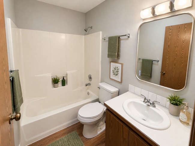 Building Photo - 1020 W Lacrosse Ave