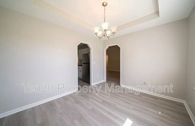 Building Photo - 3007 Longmont Ln