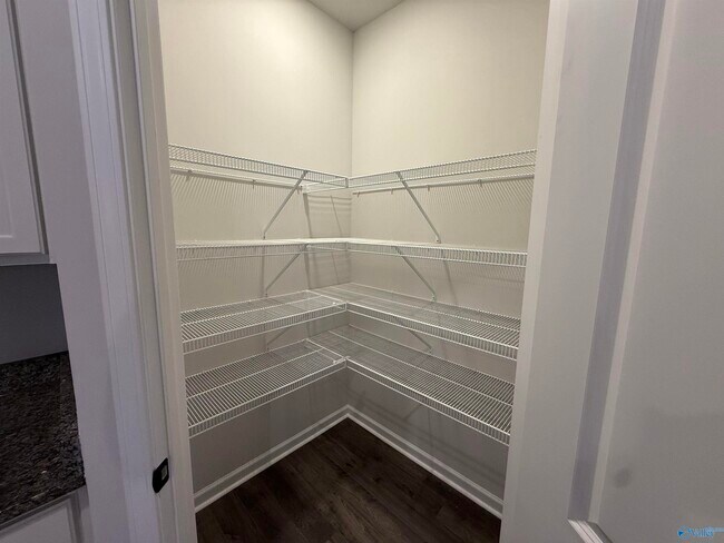 Building Photo - 16205 Glenncrest Ln