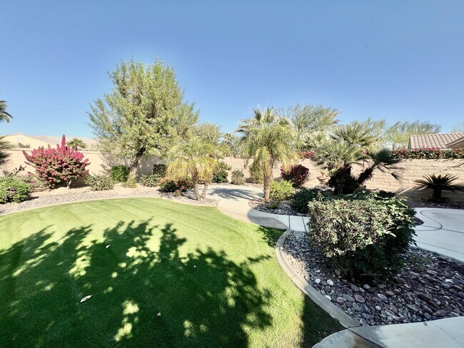 Building Photo - 81952 Avenida Bienvenida