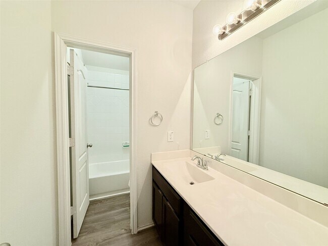 Building Photo - 15515 Islandview Ln