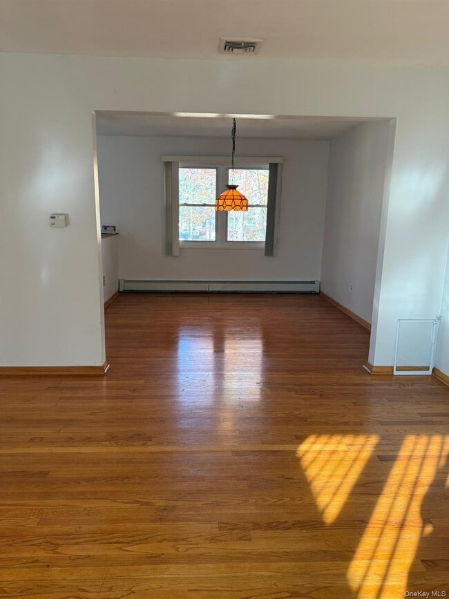 Building Photo - 5 Beverly Pl