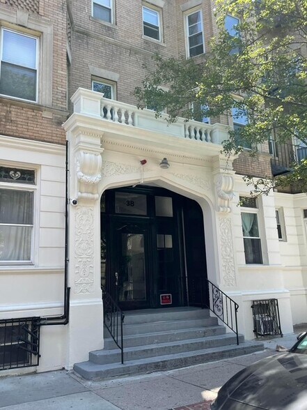 Primary Photo - 53 Hemenway St