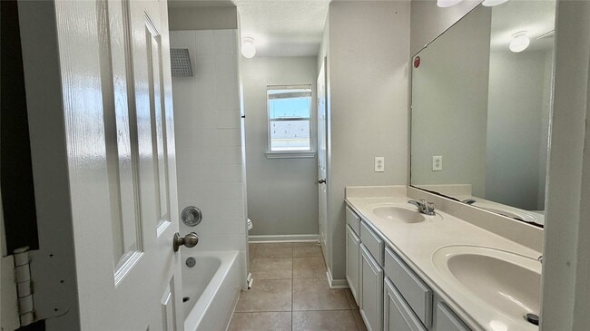 Building Photo - 3922 Coral Shadows Dr