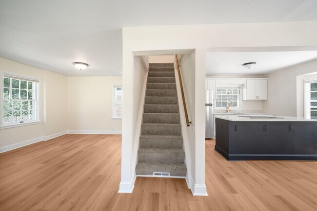 Building Photo - 8104 N 44th St