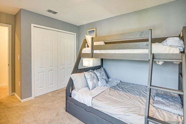 Building Photo - 134 Redbud Rd