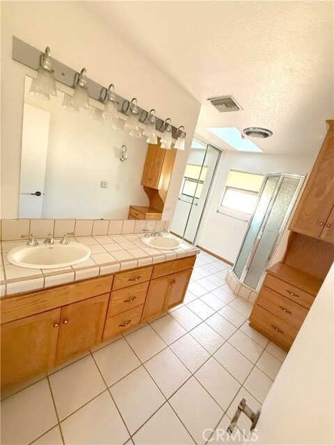 Building Photo - 608 Juanita Ave