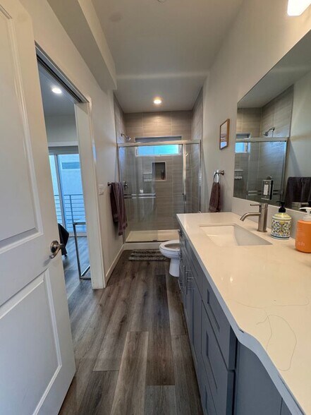 Building Photo - 2625 Somerset Dr