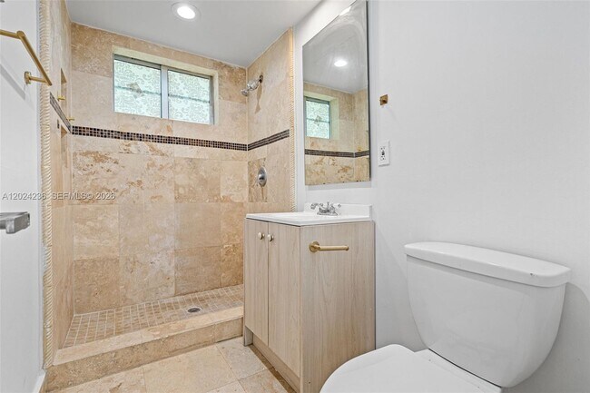 Building Photo - 7950 Tatum Waterway Dr