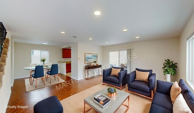 Primary Photo - Charming 3-Bedroom, 2.5-Bathroom Home in D...