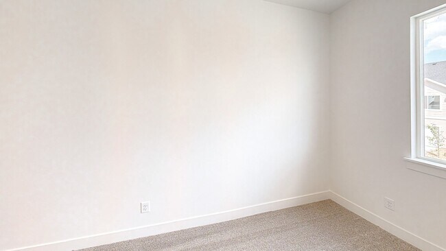 Building Photo - New Townhome For Rent in Highridge Mountai...