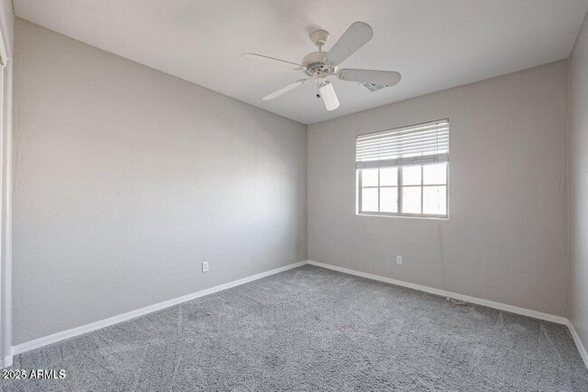 Building Photo - 17627 W Lisbon Ln
