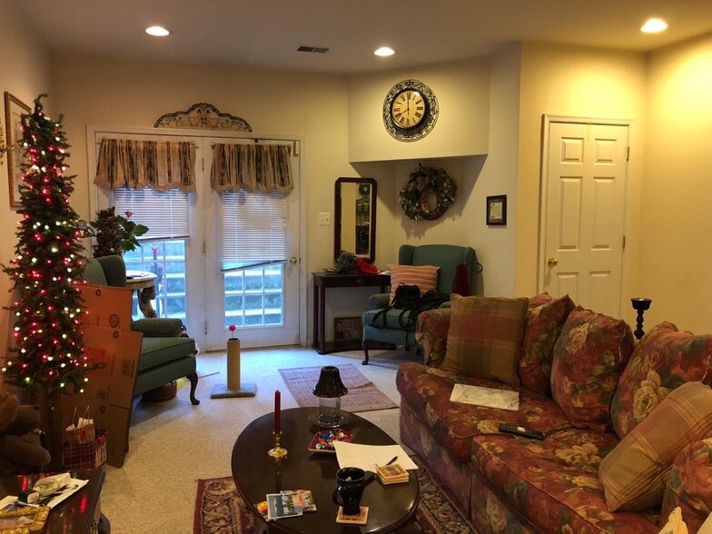 Living area from previous renter - 1606 Rising Ridge Rd