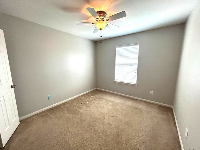 Building Photo - 25207 Diamond Ranch Dr