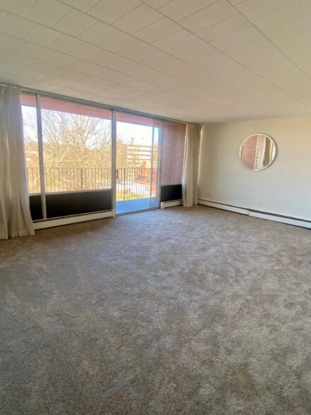Building Photo - 446 Hoodridge Dr