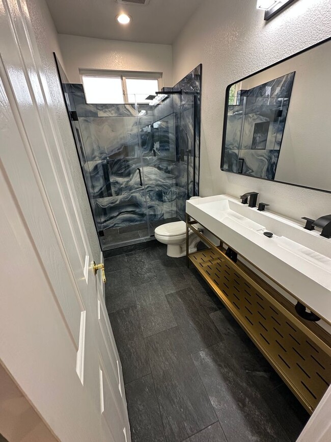 Building Photo - Beautiful Natomas Park Home – 5 Bed / 3 Bath, new interior paint, 2 story!