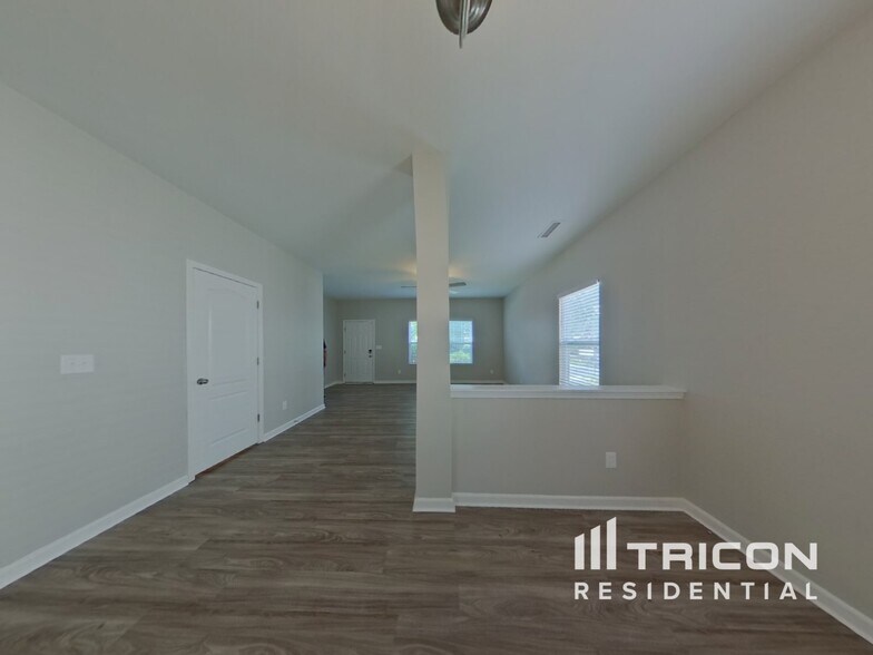 Building Photo - 15619 Lakepoint Forest Dr