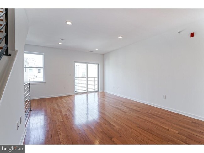 Building Photo - 1629 Swain St