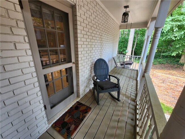 Building Photo - 943 Barton Woods Rd NE