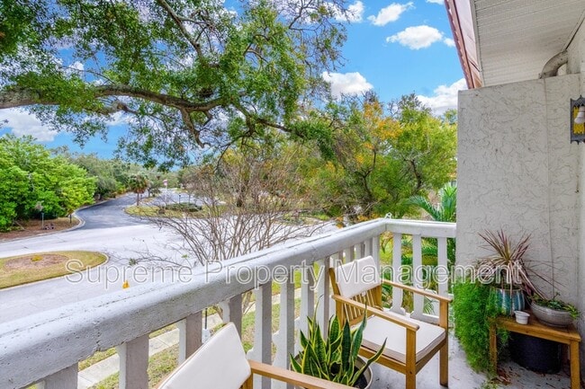 Building Photo - 1001 Pearce Dr