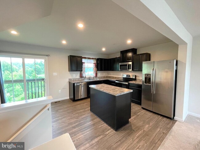 Building Photo - 46350 Sandbar Ln