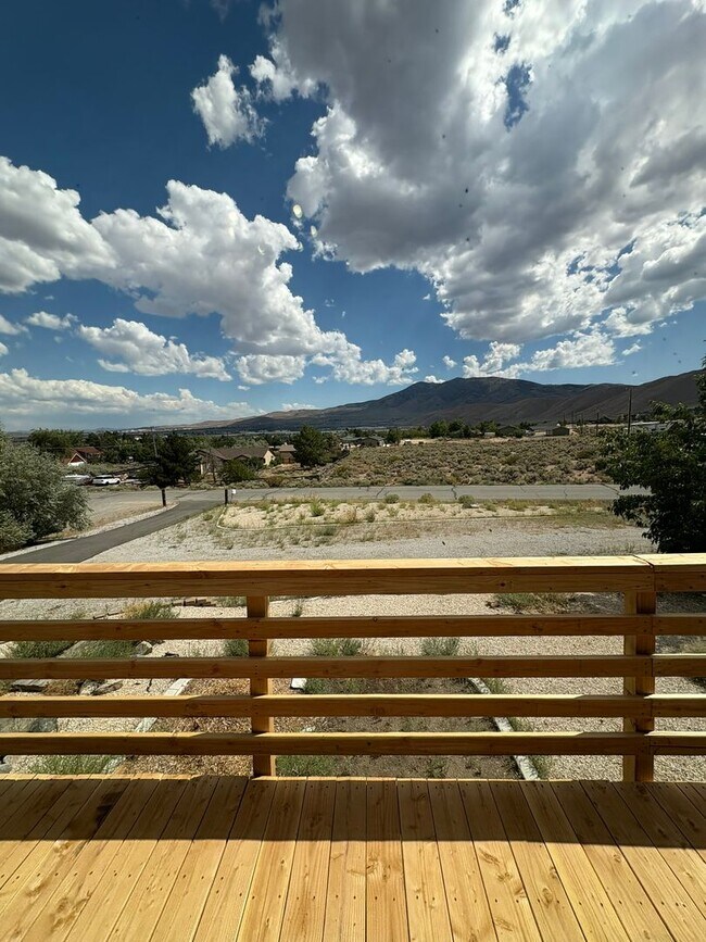 Building Photo - REDUCED - AMAZING VIEWS - 1.07 ACRES - GRA...