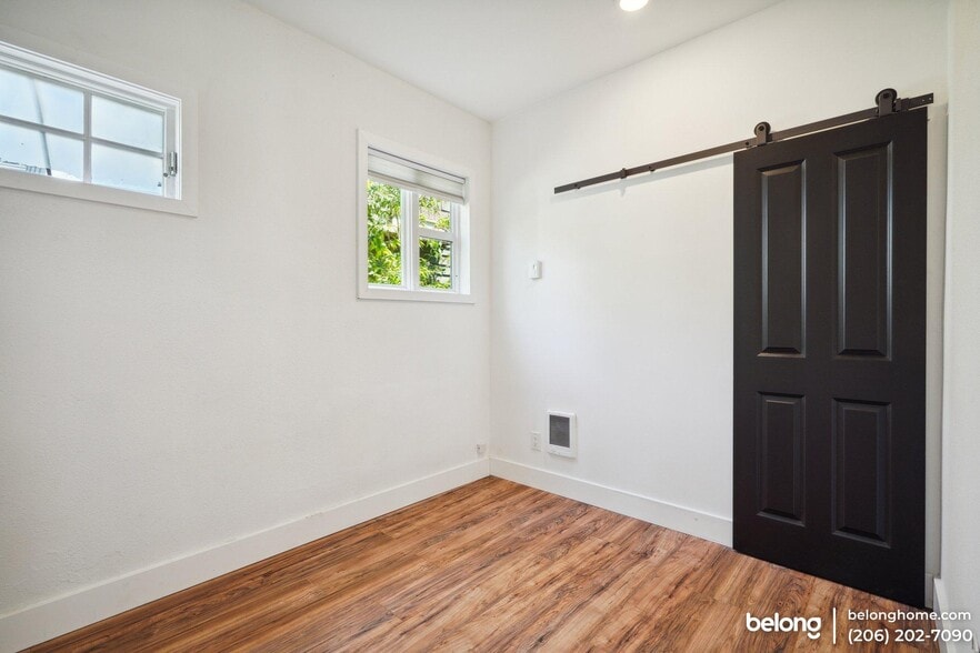 Building Photo - 1619 S Lane St