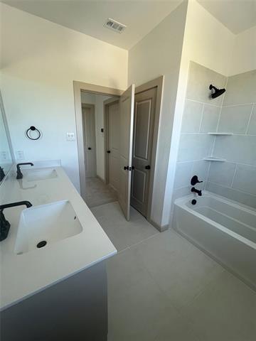 Building Photo - 15605 Millwood Trl