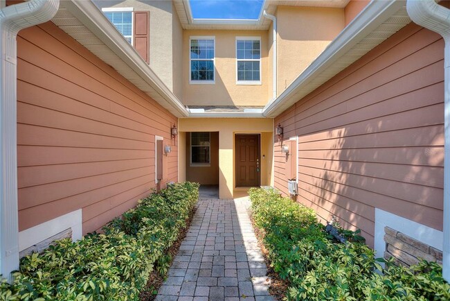 Building Photo - 1220 Priory Cir