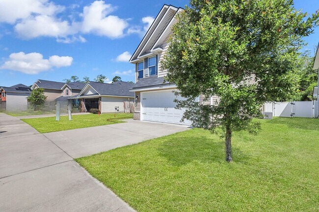 Building Photo - 203 Grandview Dr