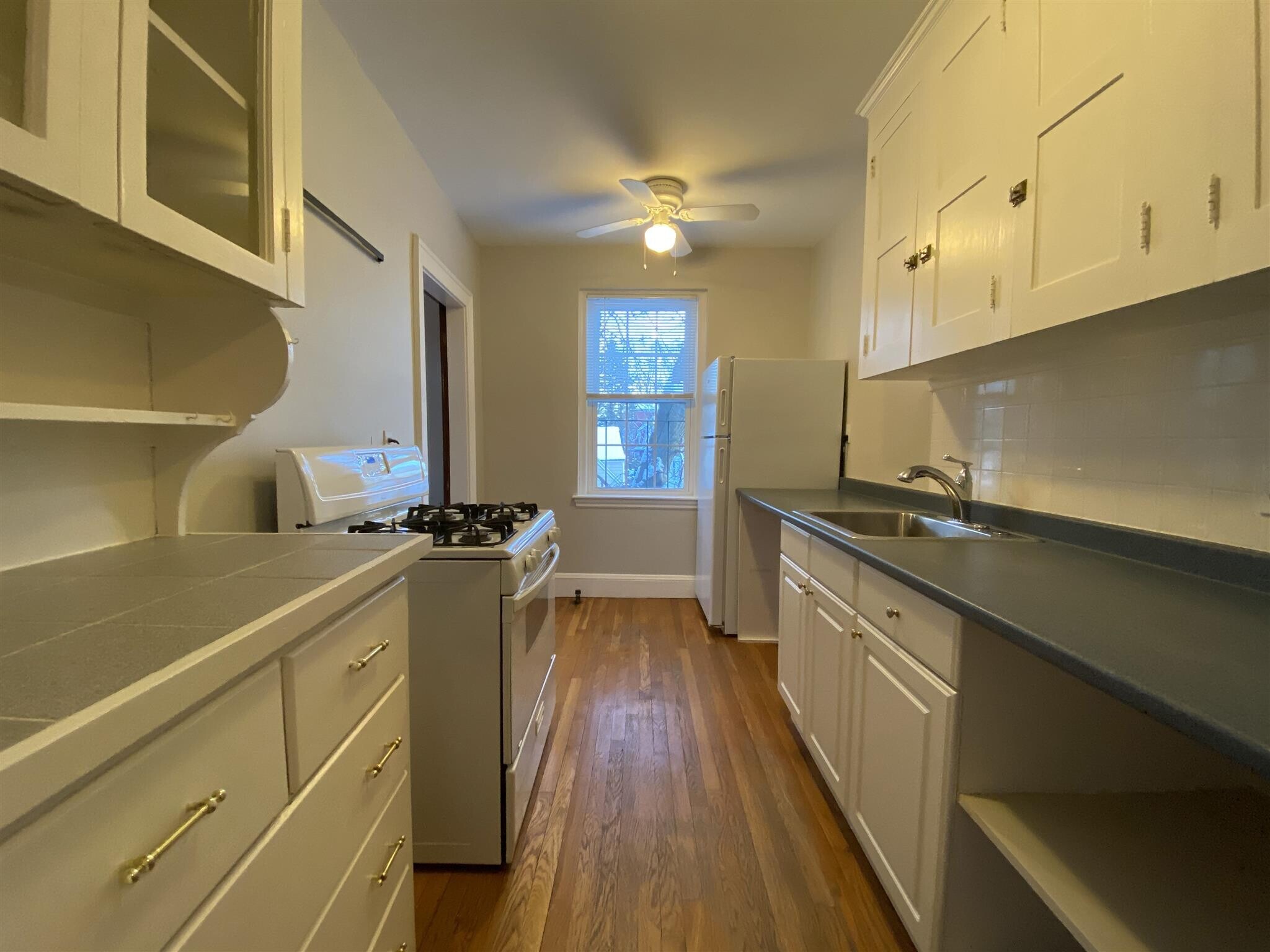 Building Photo - 115 College Ave