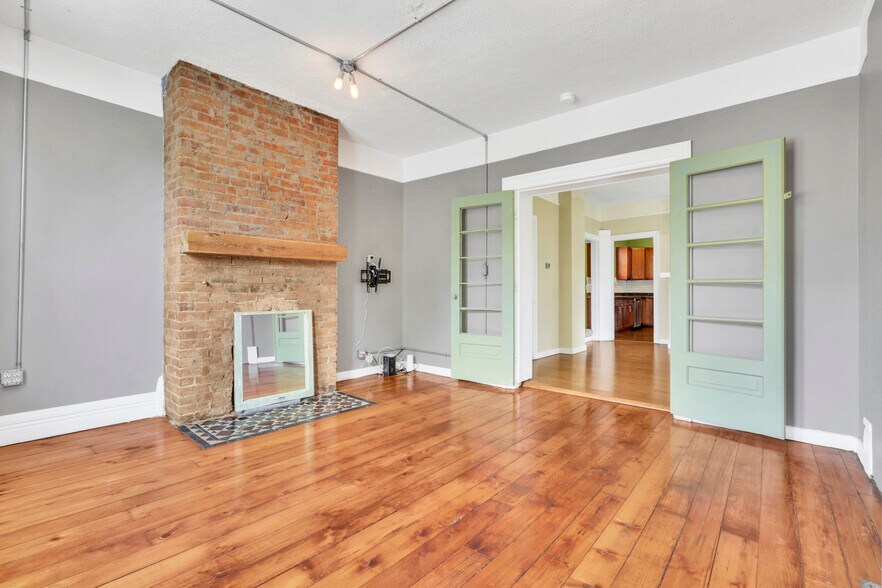 Building Photo - 258 Allen Ave