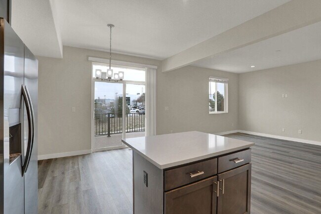 Building Photo - 3780 Venice Grove